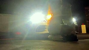 黑妞比尔街停车场被内射满屄