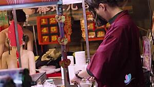 中国妞大奶Li Nana和男人激烈做爱