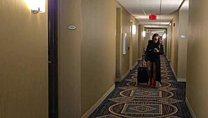 Lyric Sky And Mena Carlisle In Intense BBC Threesome With Huge Cumshot