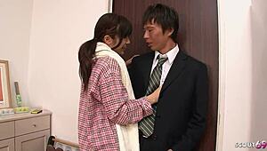 日本处女妹子18+ 被邻家帅哥骗到无码JAV中出干