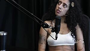 Gosta de sentir o pau entrando, come�ou a cobrar pela sua paci�ncia, tirava foto pelada pra tocar siririca e prostitui��o � pra quem gosta de gente - bibi hourani watch on sheer red