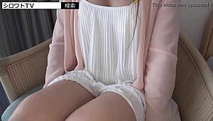 Retro amateur babe uses toys for pleasure