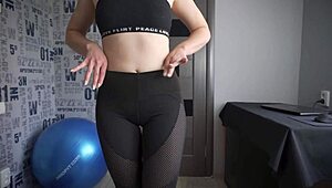 I tease my visible panty lines in tight yoga leggings