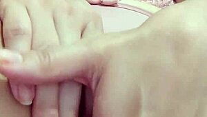 Woman Loves Posting Every Pussy Rub She Gives