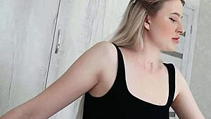 Stop Roblox, I Crave Sex—Fuck Your Stepmom While Dad's Away!