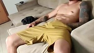 Punhetando na live with huge interracial action