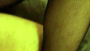 Sexy fitness wife in stockings debuts in homemade porn for the first time! 💪😘