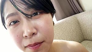 日本美女Reona Sato吸鸡巴然后被猛操