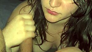 业余Lilith和Ayden POV口交到处射精