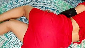 印度大嫂拼命挨肛交，特写紧屁股猛捅