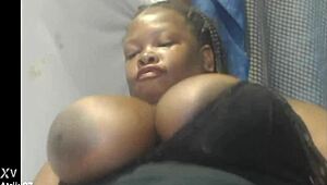 深喉吞棒奶子乱晃