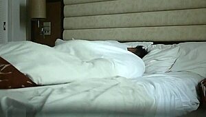 中国情侣在酒店激情操