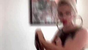 i'm your bitch, pay up for this latex domination dance 💸😈