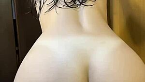 Want to see this college girl's lap dance after her shower?