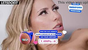 嘿，性感金发继母Kenia诱惑继子热辣做爱