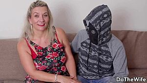 丰满熟人人妻桑迪大奶狂干老公看