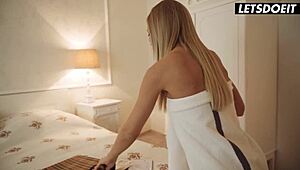 我爱看女同女友分享假屌到高潮