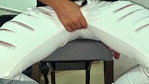 arriva con una forte sborrata in t-shirt sexy e perverso - cazzo enorme sborra