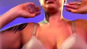 Amateur Exposes Wet Pussy At Gym After Removing Shirt, Sweat Dripping From Her