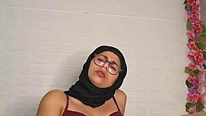 jumping on 12 inches bbc dildo mia niqab