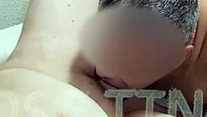 老公狂舔老婆美味骚逼