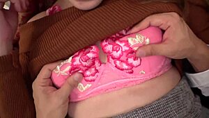 This Japanese amateur with big tits and ass creates brain-stimulating pleasure through chewing sounds and pussy noises