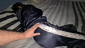 hermoso culo de esta joven estudiante me deja eyacular adentro de ella mientras le exprimo sus enormes tetas lactantes