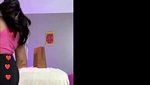 丰满网红意外粉丝面前被干