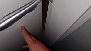 amiga in doccia il mio cazzo non ha resistito - gemiti e sega per la mia migliore amica