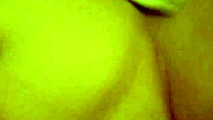 熟女继妈巨屌狂喷水