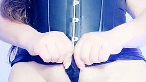 madrastra puta latina colombiana de cameltoe gigante seduce a su hijastro masturbándose la vagina y el culo le encanta la doble penetración usa bhabhi desi sex xxx usa american united states