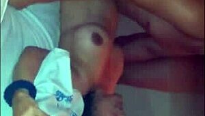 Karina Casada Em Menage Com Dois Novinhos