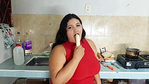 culona gets fucked in the kitchen by an inexperienced young guy