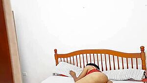 finger fucking my stepmom's big ass