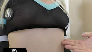 ellie shoules cheerleader gets attention from her stepfather