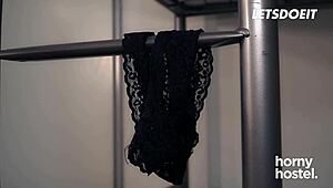 辣捷克金发妹珍妮·怀尔德被大鸡巴陌生人猛干 - 色情旅馆