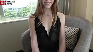 Myra在香蕉狂热认证中呻吟
