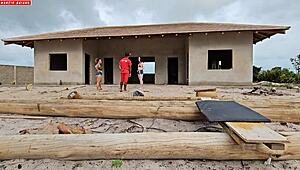 carpinteiro vai receber o pagamento e teve uma surpresa das donas da obra