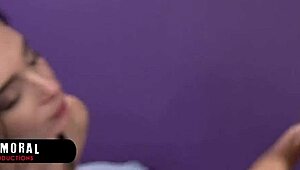 Dominatrix Aiden Ashley Pounds Subbie Sadie's Cunt With Strap-On