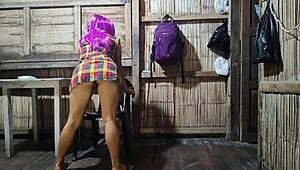 Madrastra Seductora Inicia Su Baile Caliente En La Espera De Que Su Hijastro Universitario LLegue De Clases Para Tener Sexo Porno Real Exclusivo