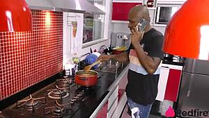 Almoço Romântico Terminou Em Foda No Pelo E Anal