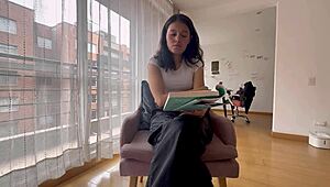 A Mi Exnovia Se Le Quedo El Cargador Y Terminamos Follando Como Lesbianas Putas!