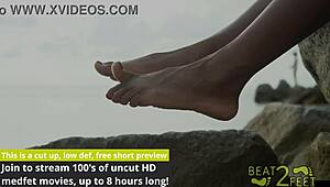 giggles feet get sandy at the beach on beat2feet - reup