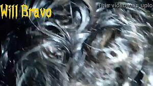 grindr cruising - dois amigos me pegaram de jeito mamei gostoso um enquanto o outro metia no meu rabo