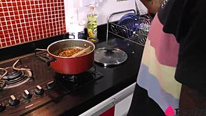 Almoço Romântico Terminou Em Foda No Pelo E Anal