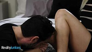 性感Cherry Kiss求Tommy猛烈狂干