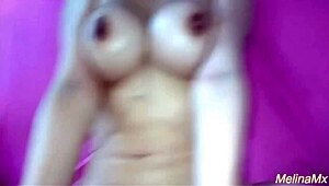 Asi convenci a mi vecino de que me cogiera cuando estaba sola en casa