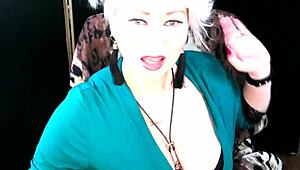 Curvy Mature Russian Beauty Masturbates Perky Pussy In Armchair