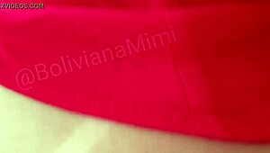 Mimi sentando no pau do seu principe no carro no assento do motorista a plena luz do dia na rua transitada