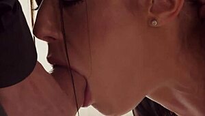 饥渴室友说，在宿舍偷偷操一炮